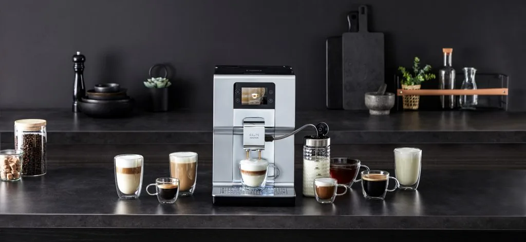 Espressoare automate pregătite pentru service la Coffee-On