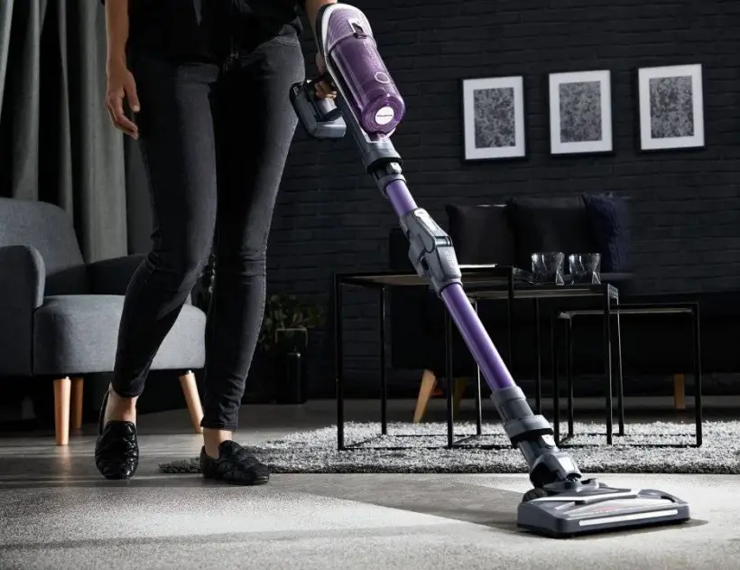 Aspirator vertical Rowenta X-Force Flex 8.60 Allergy reparat în service-ul autorizat Adial
