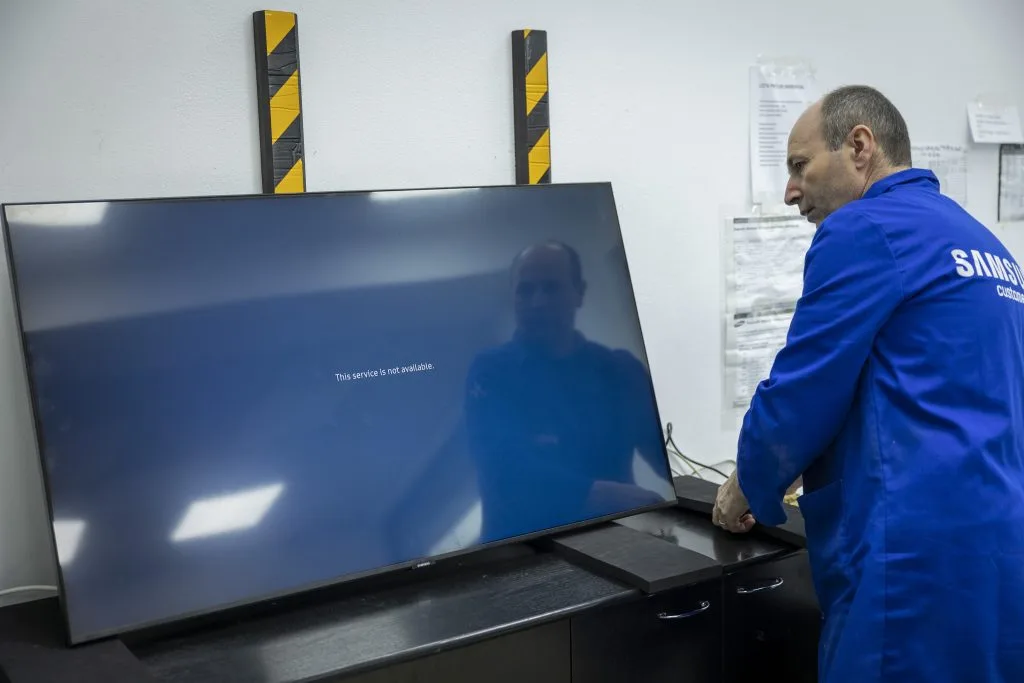 Intervenție pe un dispozitiv Samsung în atelierul Adial